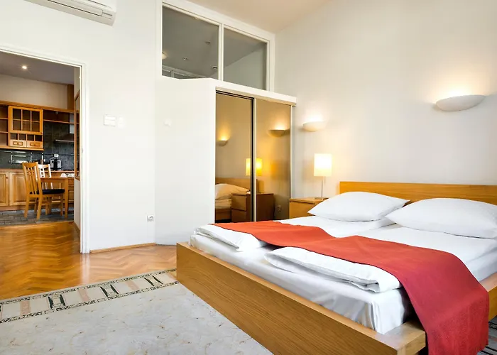 ستير مياستو الفندقية