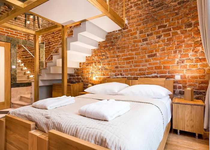 ستير مياستو الفندقية 4*