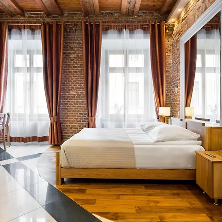 Stare Apartahotel 4*