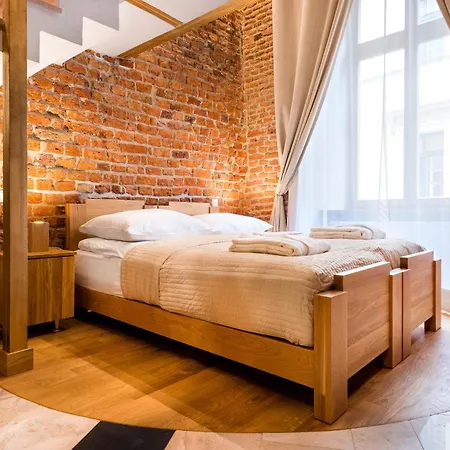 Stare Apartahotel 4*