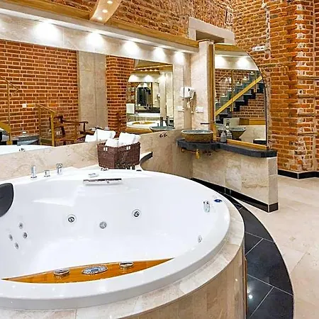 Stare Aparthotel 4*